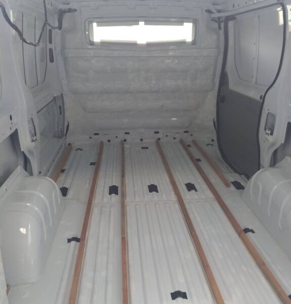 Image #1 à partir de Yannis J.