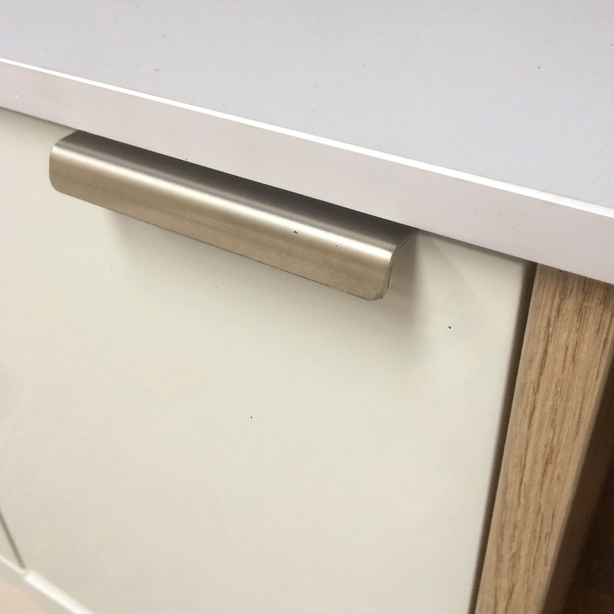 Poignée Pull-Lock Inox brossé 100mm VASP 2 Poignée D100SS RV Labs en acier inoxydablle, homologuée VASP