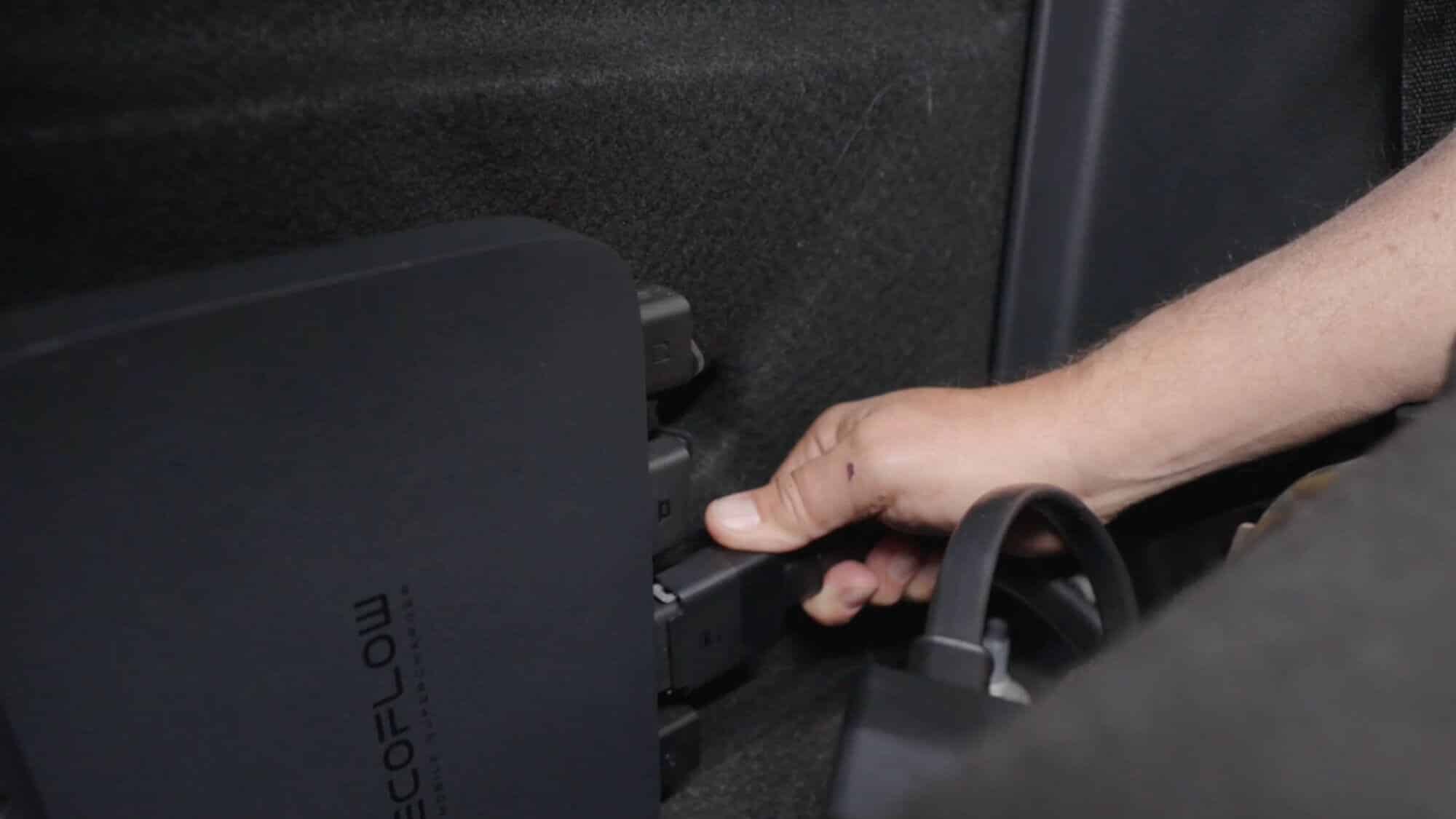 Chargeur Alternateur Ecoflow 800W 13 Boitier véhicule
