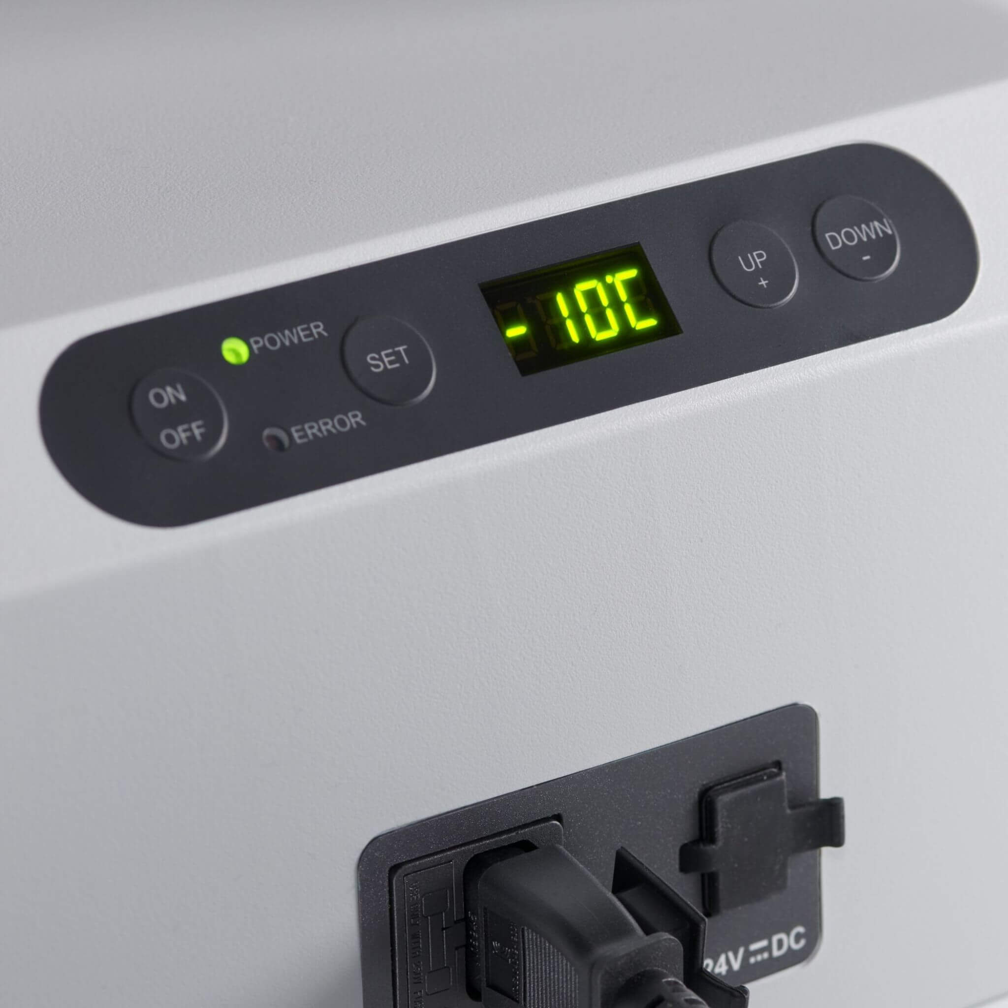 Glacière MobiCool MCF32 31L Compression 6 Mobicool mcf32 panneau connecteur