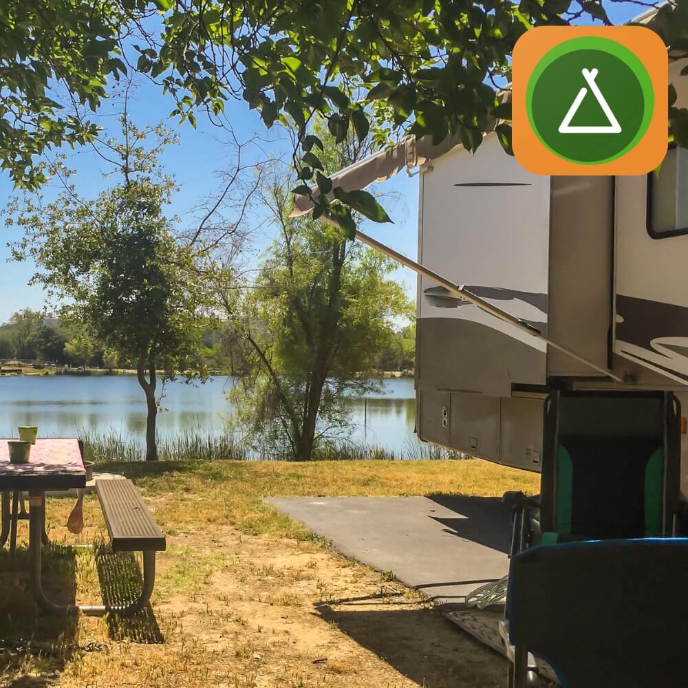 Vanlife : les applis qui accompagnent Floriane dans sa journée 9 Application Camping.info pour trouver un endroit confortable