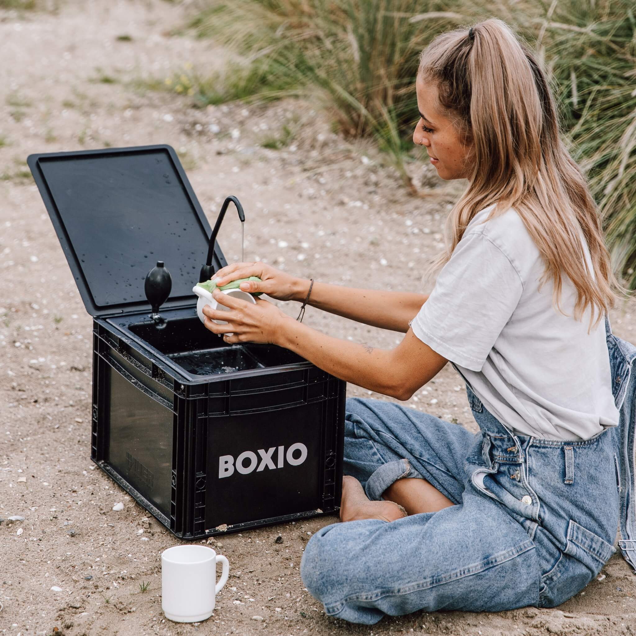 BOXIO Wash - Évier Portable Autonome avec Pompe Manuelle 3 Lavabo portable BOXIO WASH sans raccordement à l’eau pour camping et voyage en van