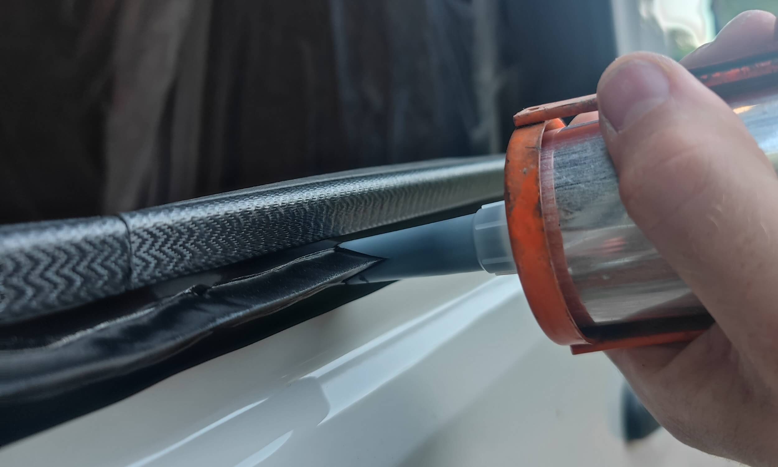 buse, triangle, sikaflex, mastic, colle