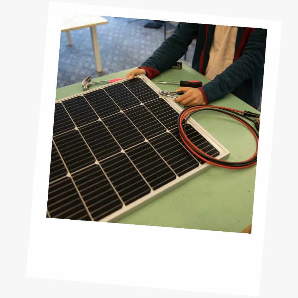 Comment recharger sa batterie auxiliaire avec un panneau solaire en van ? 2 cablage panneau solaire