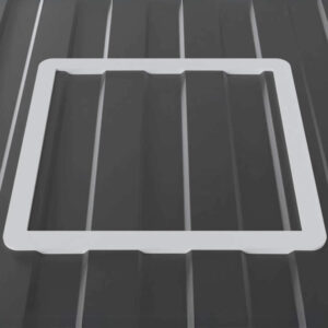 Cadre adaptateur pour lanterneau 40×40 sur toit irregulier de nouveau Transporter T7 / Transit Custom Gen. 2 Position 1