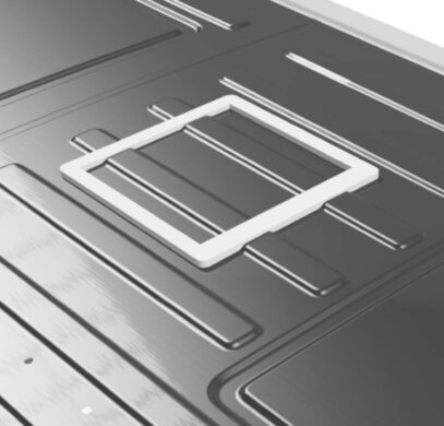 Cadre adaptateur pour lanterneau 40×40 sur toit irregulier de Renault Master 4 Pos 4