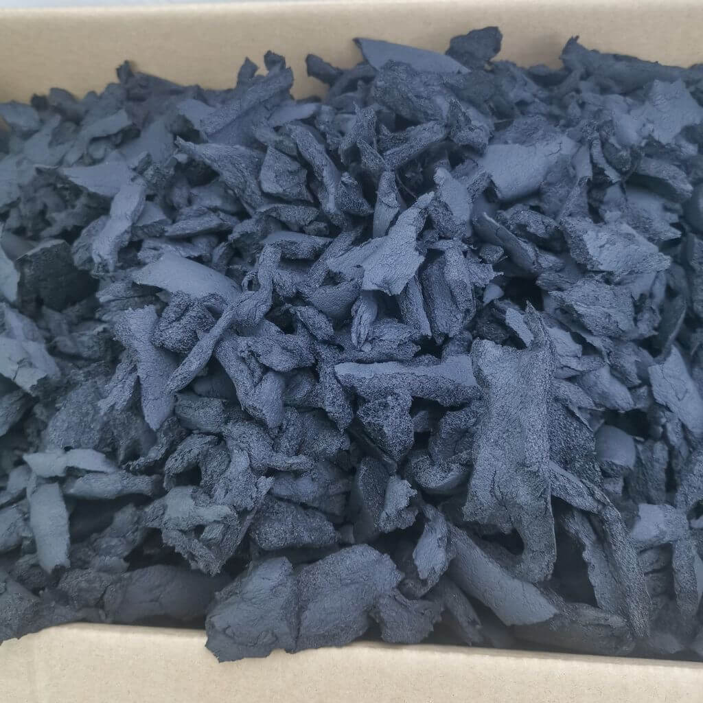 Armaflex AF en copeaux - Isolation des renforts 4 Armaflex pour fourgon