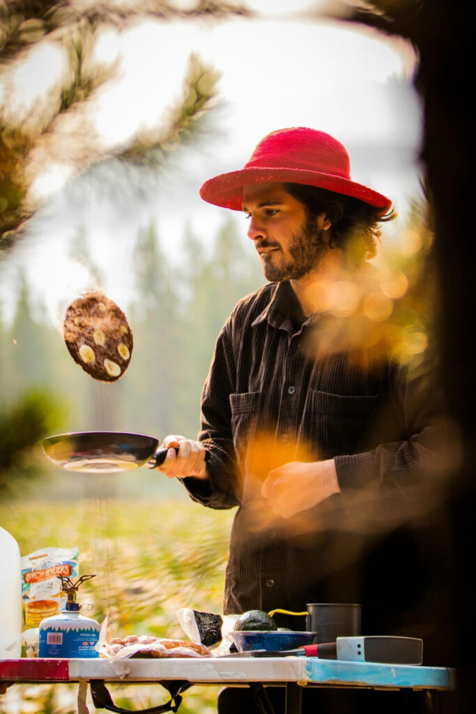 Cuisine de van vs cuisine de maison : et si on repensait tout avec moins de m2 ? 4 Plat cuisiné en van