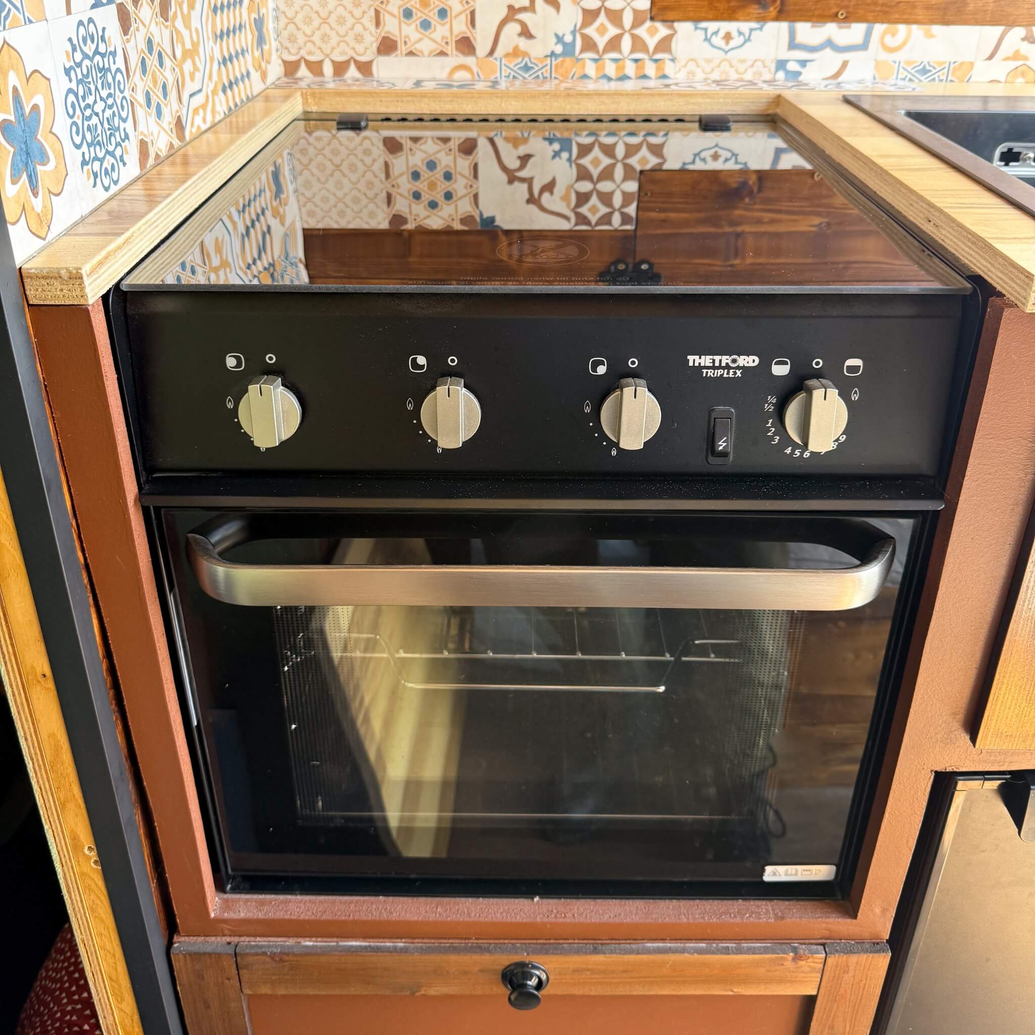 Cuisinière Triplex Thetford Four Combiné 3 cuisinière gaz triple thetford dans un van