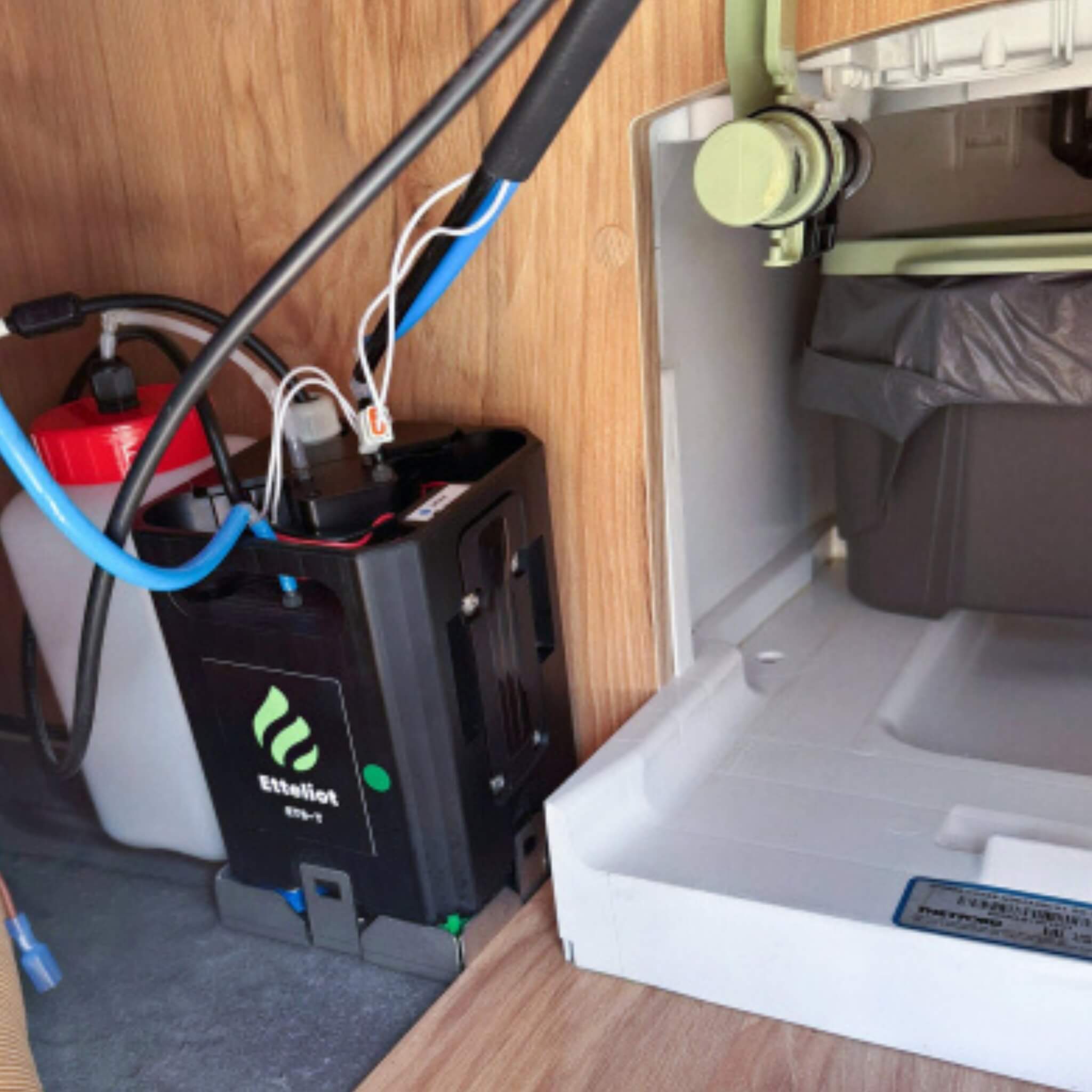 Boîtier de Traitement d'Urine Etteliot ETS-T pour Toilette à Séparation 4 Boîtier d’électrolyse des urines Etteliot pour toilette sans vidange