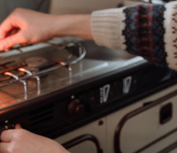Installation de cuisine gaz dans un van aménagé conforme à la norme NF EN 1949