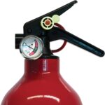 extincteur à poudre, permettant d'éteindre tout type de feu