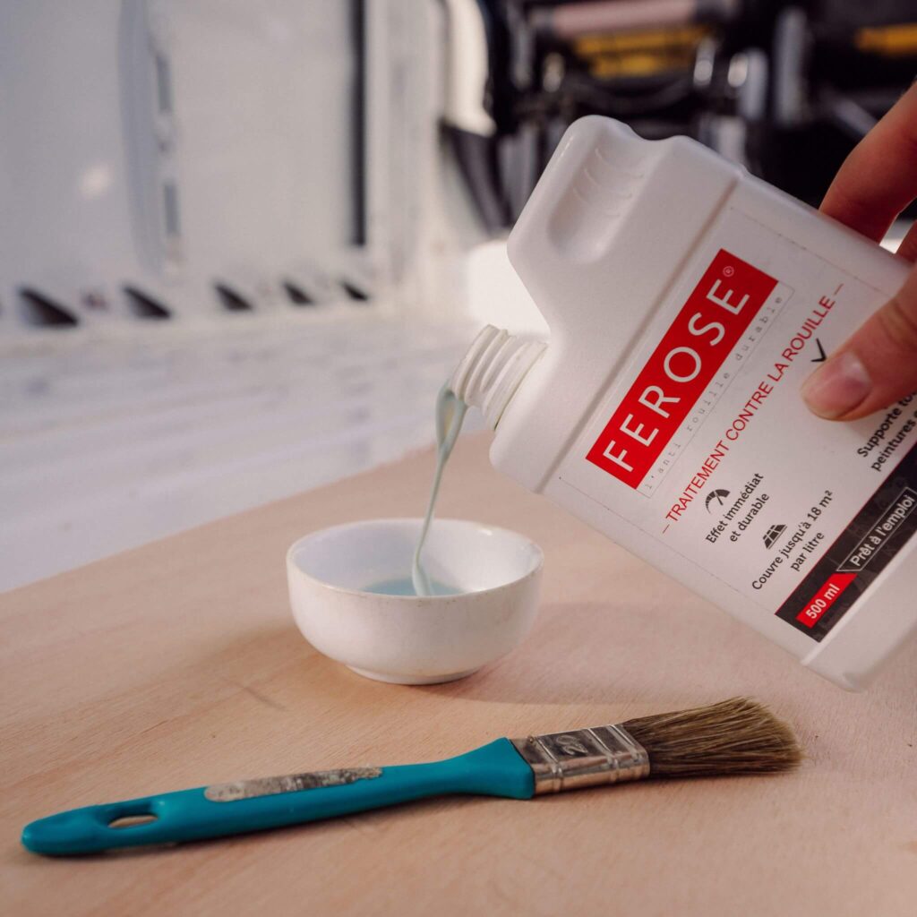 Produit Ferose, traitement contre la rouille vendu par Vancore, à appliquer au pinceau.
