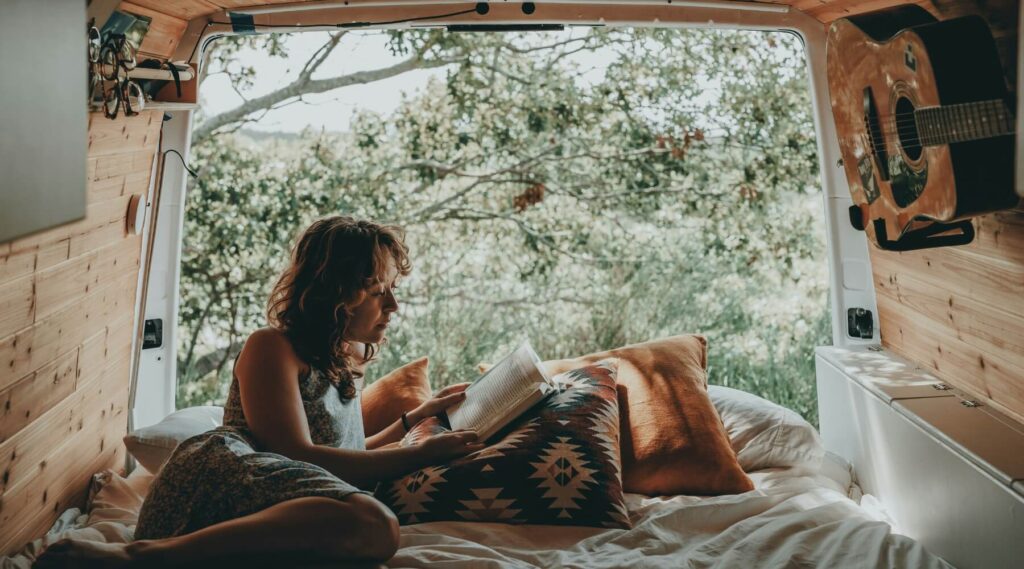 Micro-aventures nocturnes : 7 anecdotes vraies pour mieux dormir en van 5 lit van amenage