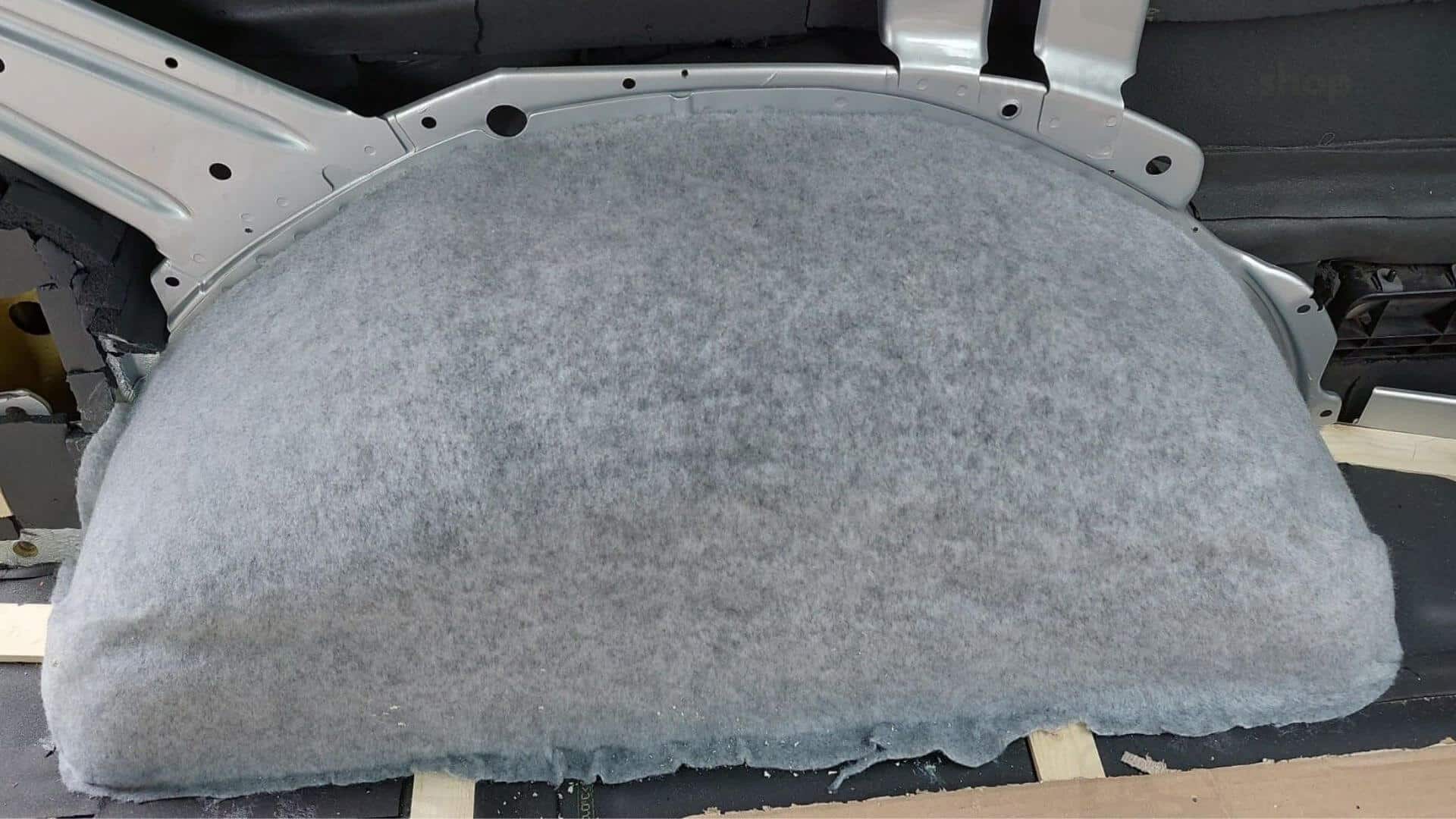 Feutrine extensible d'habillage gris clair 2m² 6 Moquette extensible, passage de roues