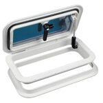 Trappe de pont Euro 1 Nuova Rade 448 x 268 mm pour ouverture de toit étanche